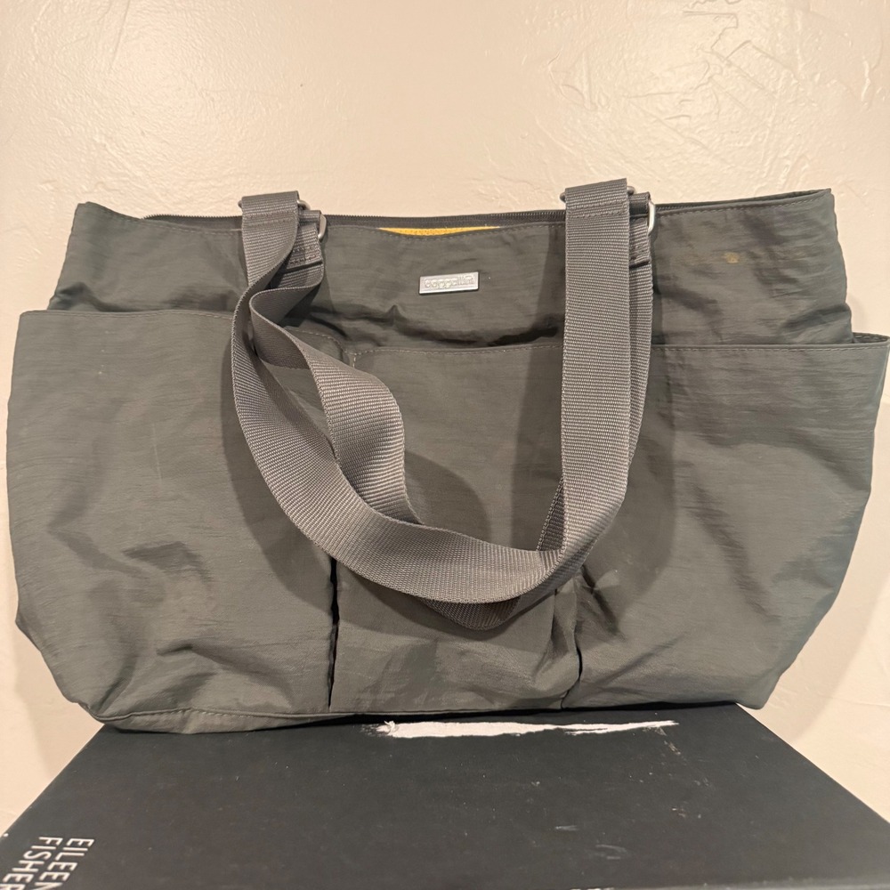 Baggallini Tote Bag Womens Large Gray Nylon Good Travel Shoulder Purse Pocket